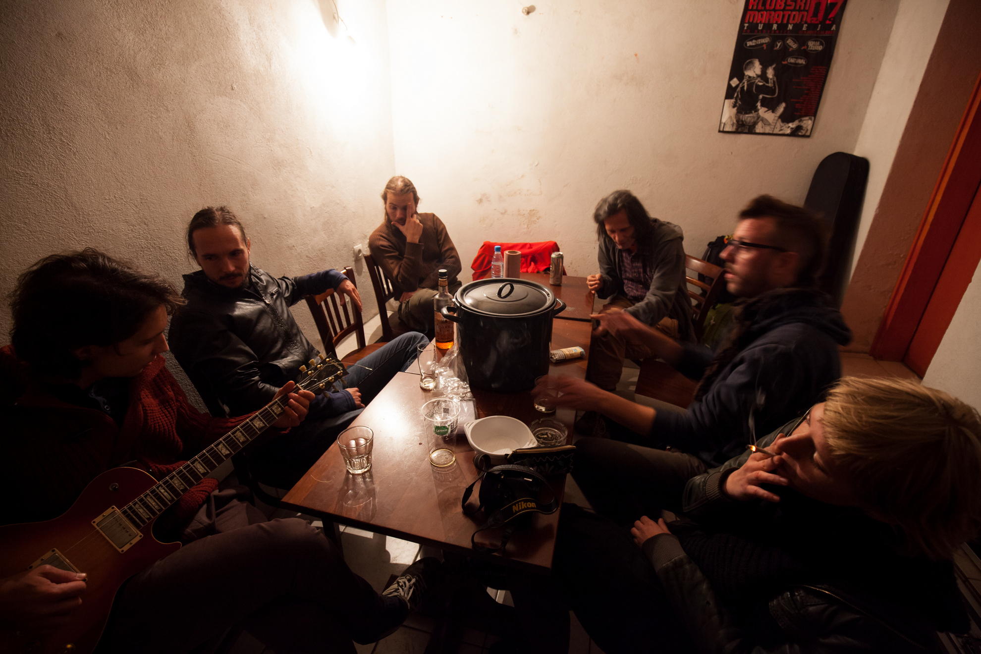 Slovenija, Dolenjske toplice, 25.10.2015, 25. oktober 2015 Band "ne vem ne vem" na koncertu v Kivdru Foto: Matej Pušnik