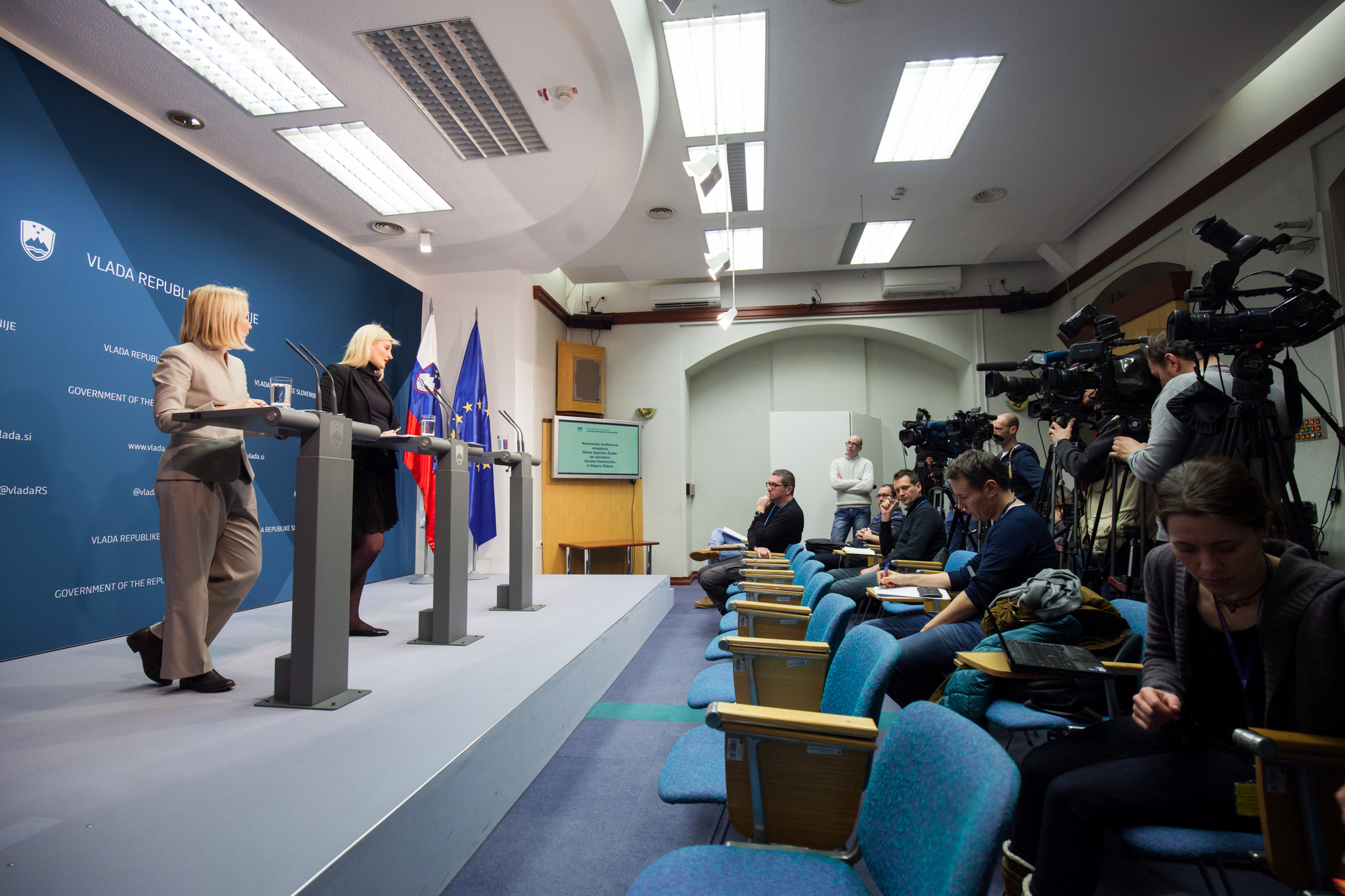 17. februar 2016, Tiskovna konferenca. Govori ministrica Vesna Györkös Žnidar.