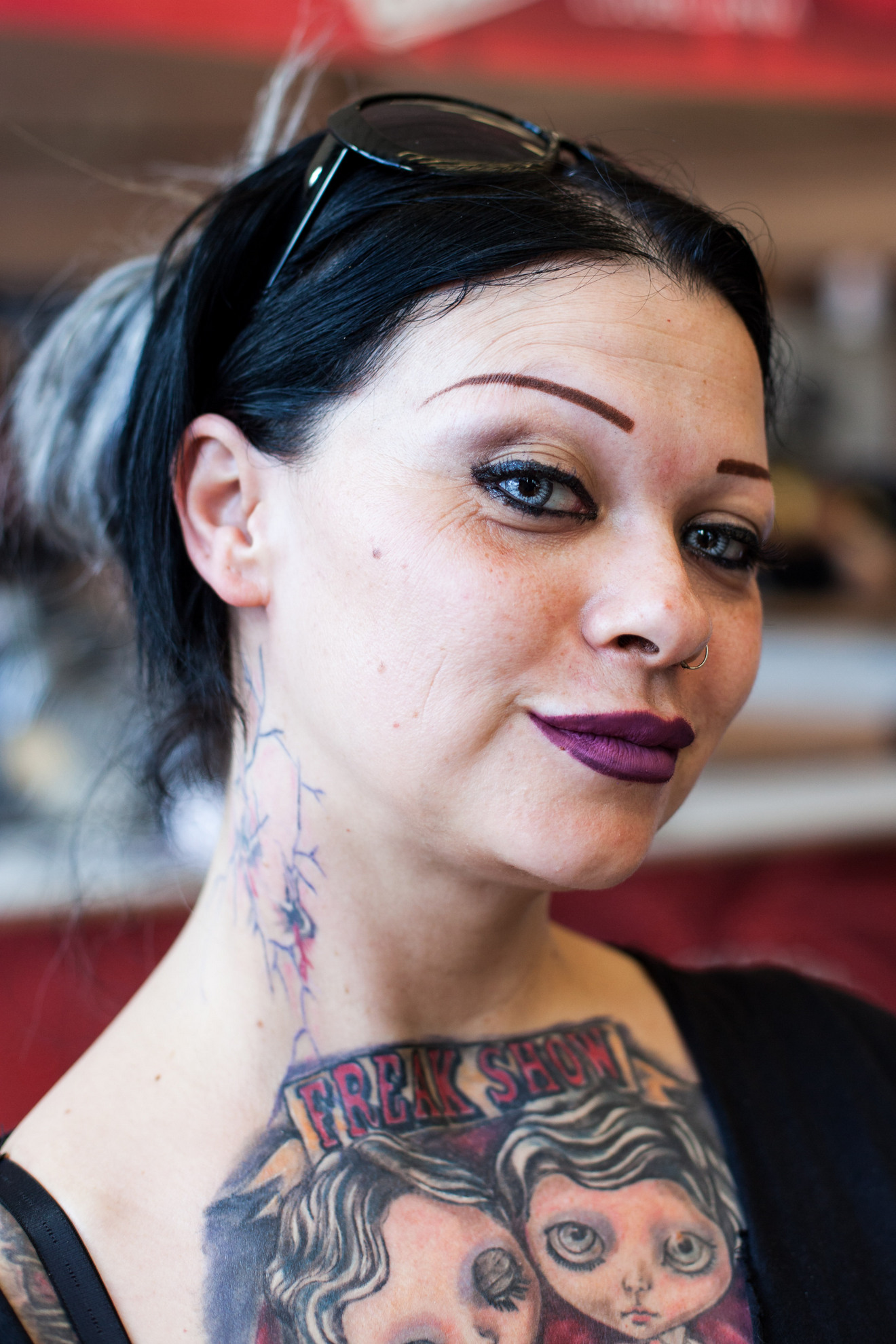 16. 04. 2016 Ljubljana, Gospodarsko razstavišče. Med 15. in 17. aprilom je v Ljubljani potekala 8. tradicionalna tattoo konvencija. Dekle z umetnimi lečami v očeh.
